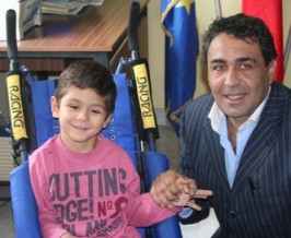 Il piccolo Francesco con il sindaco De Lucia