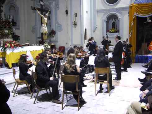 l’Orchestra da Camera “Simphonia Mundi” durante il Concerto