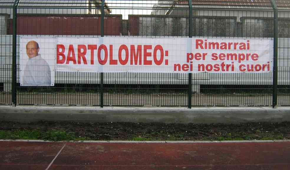 lo striscione a Bartolomeo Di Puorto