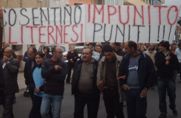 Lo striscione contro Cosentino