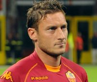 Totti autore di tre gol al Bari