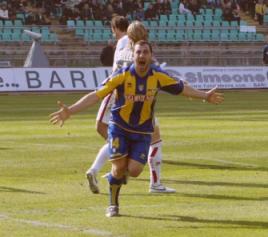 Vantaggiato autore del primo gol (foto fcparma)