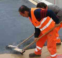 Strade riasfaltate dopo i lavori di metanizzazione