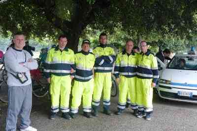 Gli uomini della Protezione Civile