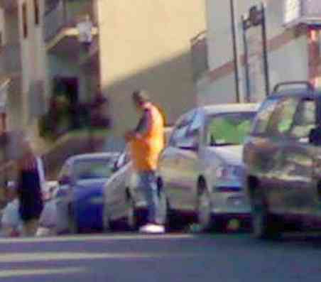 il parcheggiatore abusivo di Via Botticelli