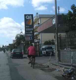 la stazione di servizio Q8 di Corso Umberto