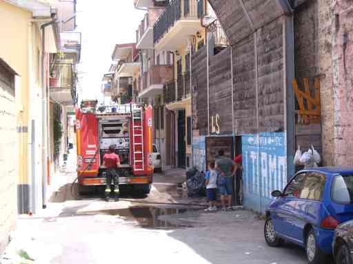 i Vigili del Fuoco intervenuti in via Grecini