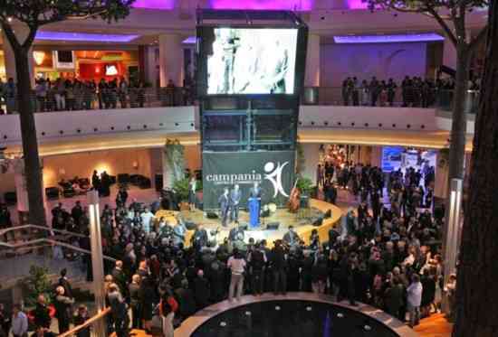 l'inaugurazione del centro commerciale Campania