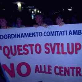 Manifestazioni in piazza hanno protestato contro la decisione del Tar