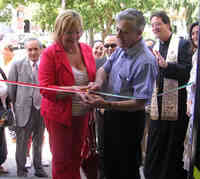 il sindaco Verrengia durante l'inaugurazione dell'ufficio postale