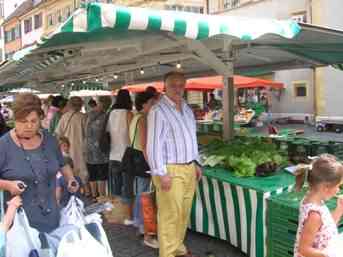 Giovanni DErrico al mercato di Nachatel